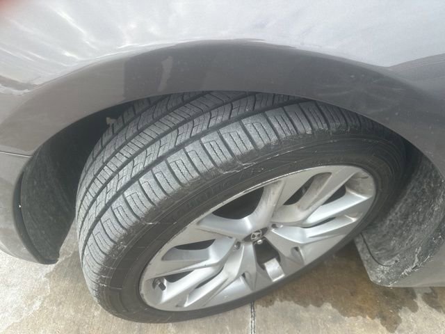 Used 2013 Hyundai Genesis 3.8 image 4