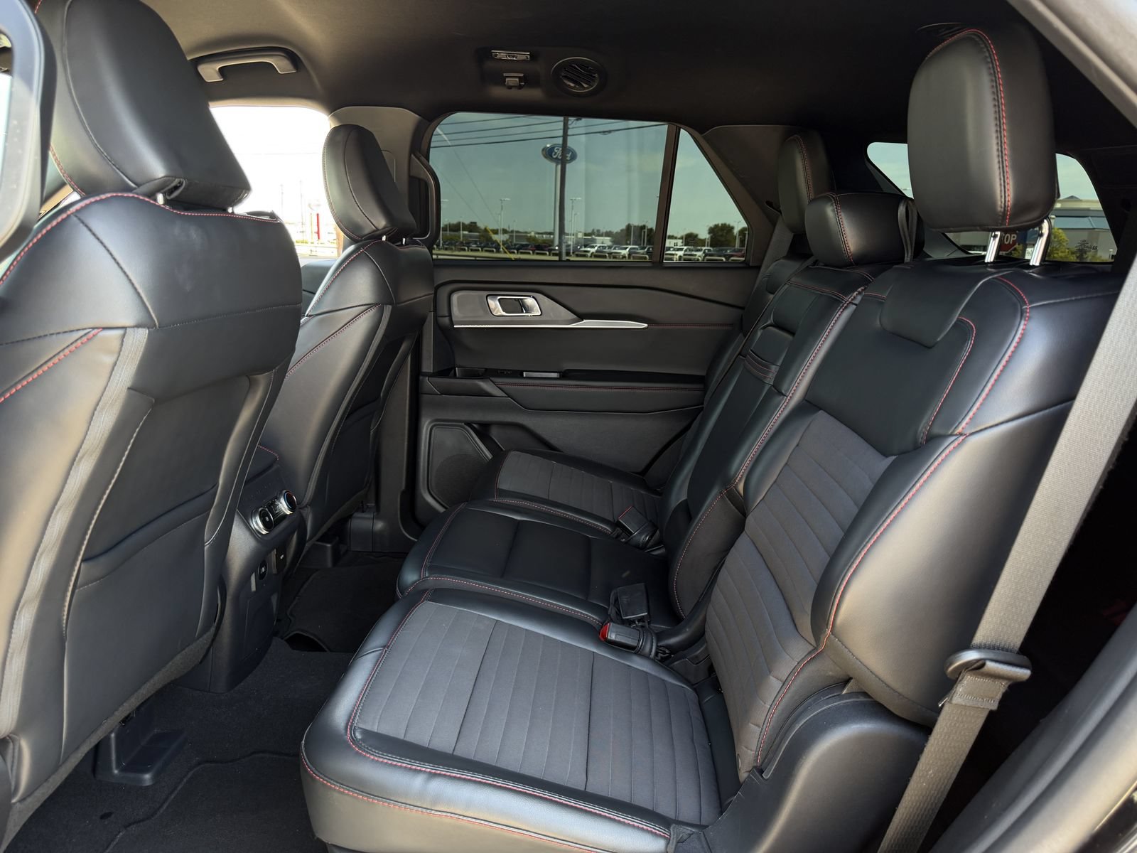 Used 2025 Ford Explorer ST-Line RWD image 27