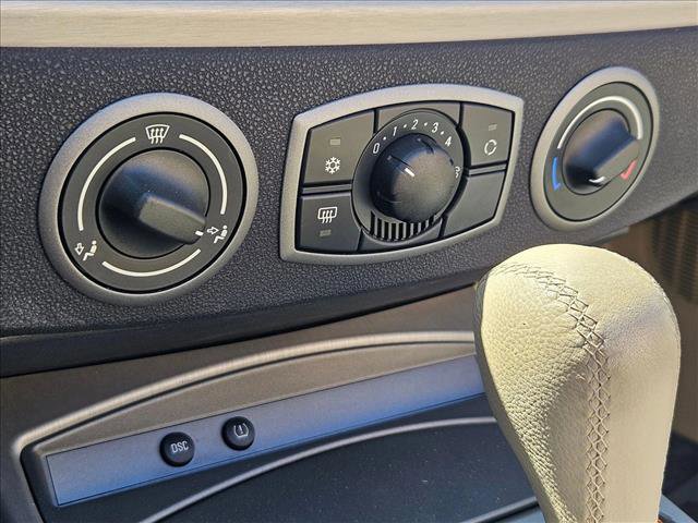 Used 2004 BMW Z4 2.5i image 9