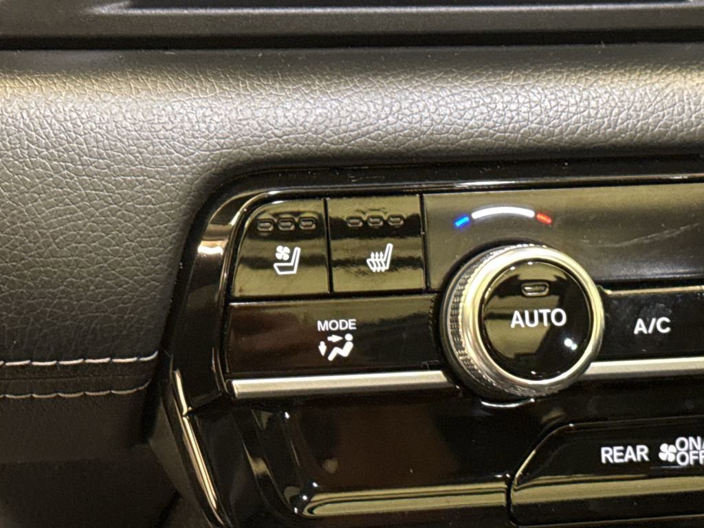 Certified 2025 Honda Pilot Elite image 31