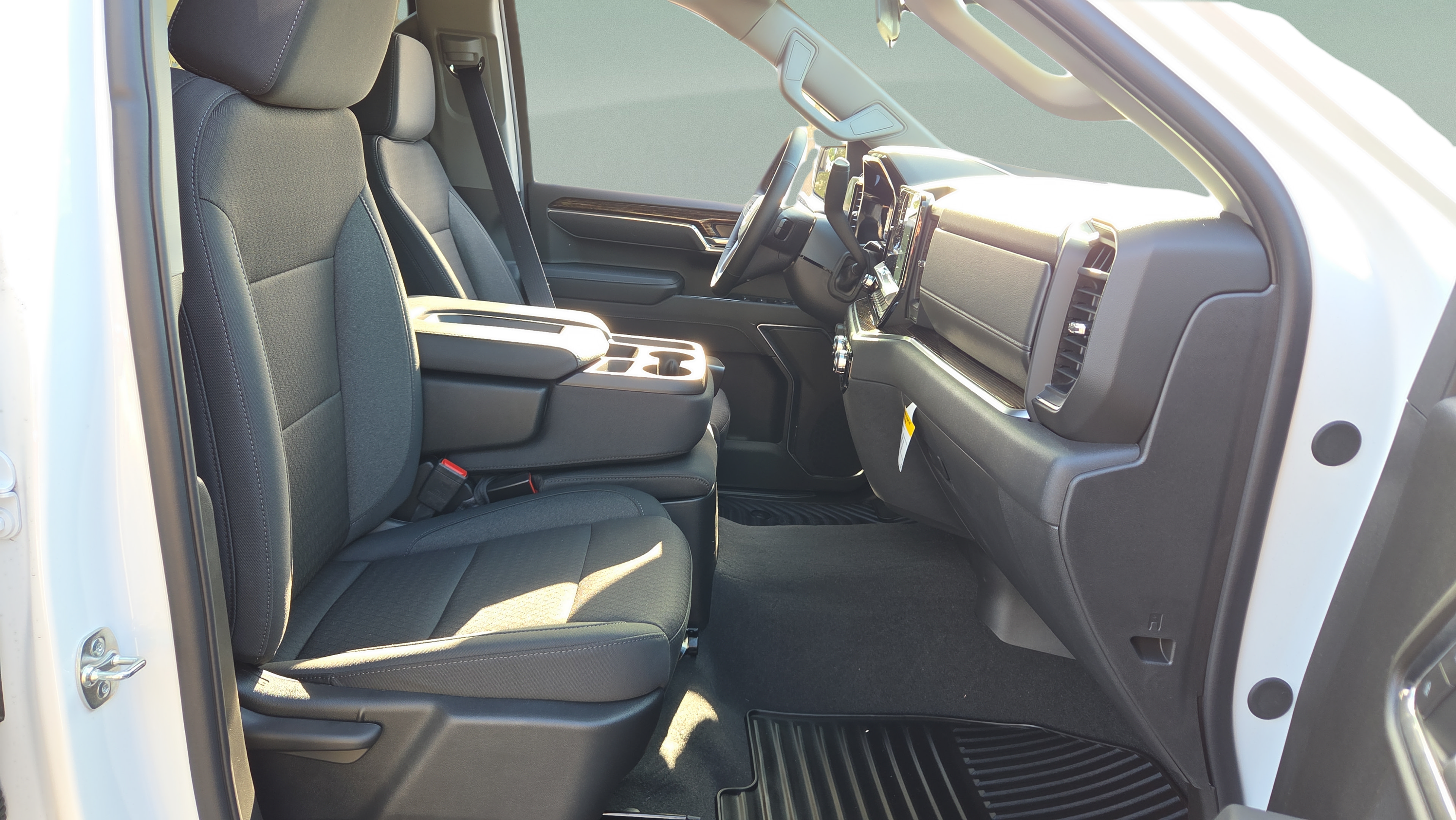 New 2026 GMC Sierra 1500 SLE w/ Preferred Package RWD image 16
