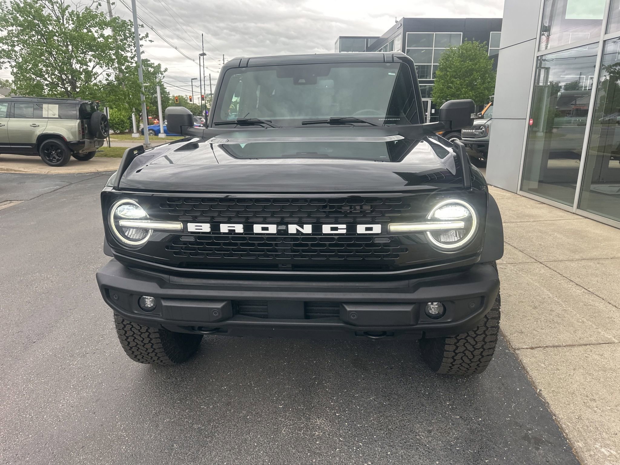 Used 2025 Ford Bronco Outer Banks w/ Sasquatch Package AWD/4WD image 9