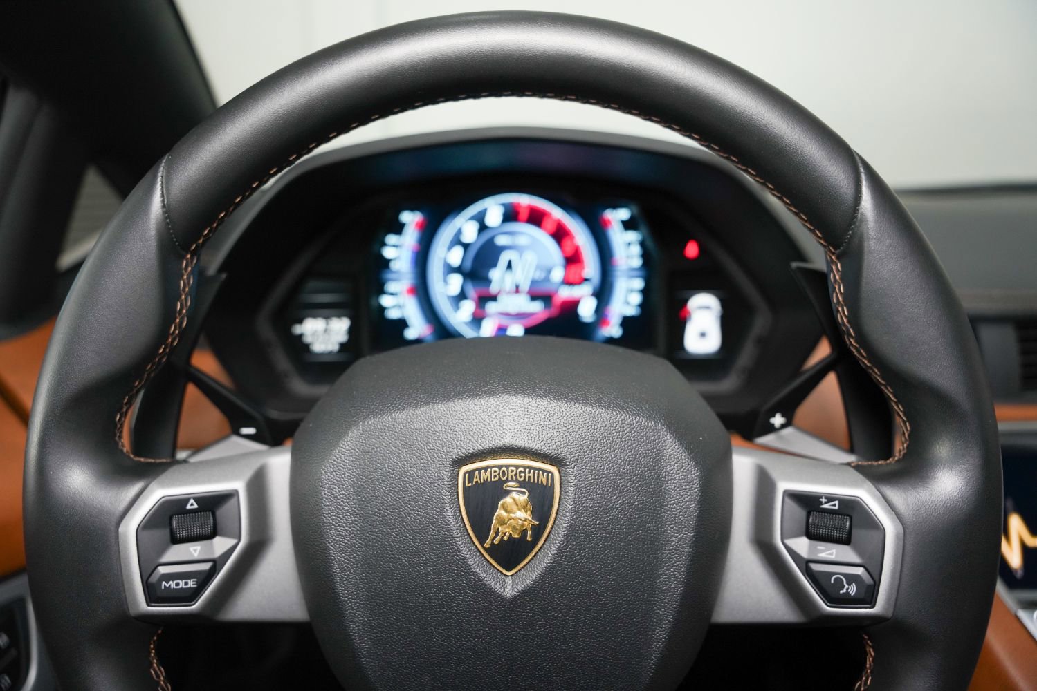 Used 2017 Lamborghini Aventador S image 50
