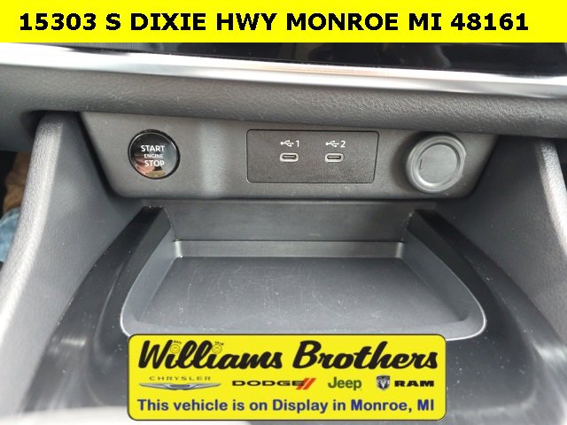 Used 2024 Nissan Rogue S image 17