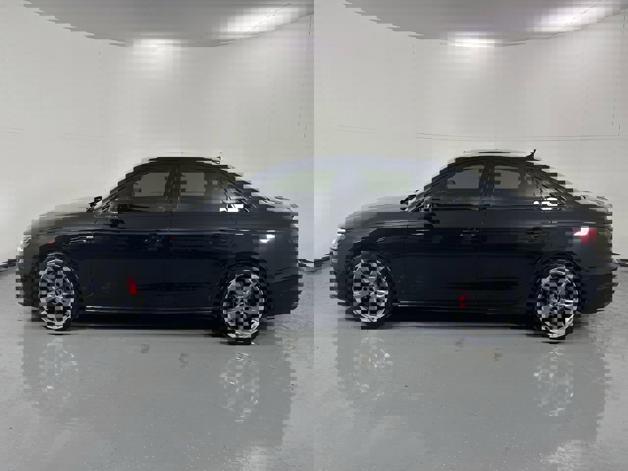 Used 2023 Audi A4 2.0T Premium Plus w/ Premium Plus Package image 2