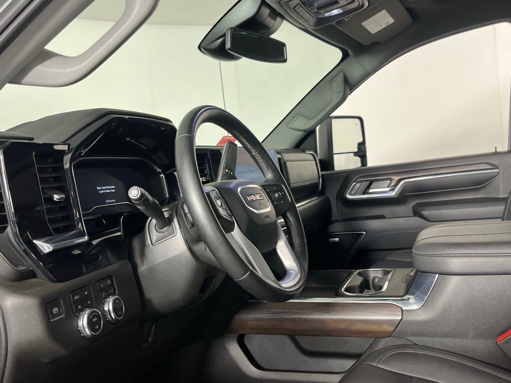 Used 2024 GMC Sierra 3500 SLT w/ SLT Convenience Package image 24
