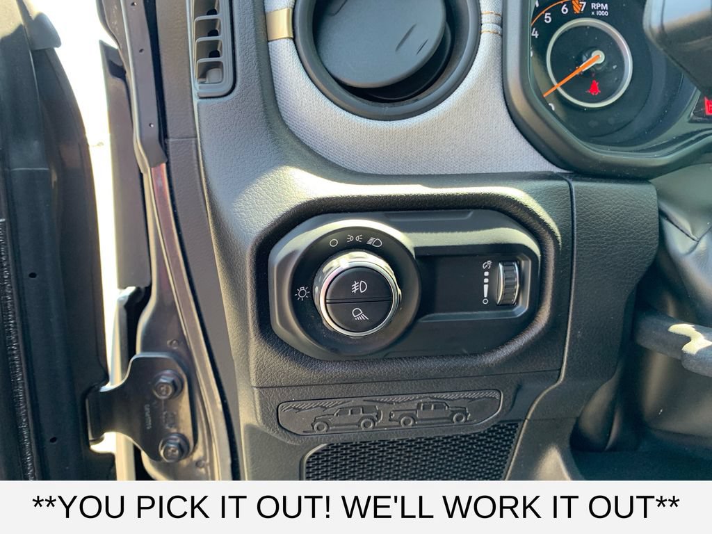 Used 2025 Jeep Gladiator Sport AWD/4WD image 13