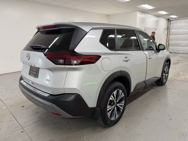 Used 2022 Nissan Rogue SV image 5