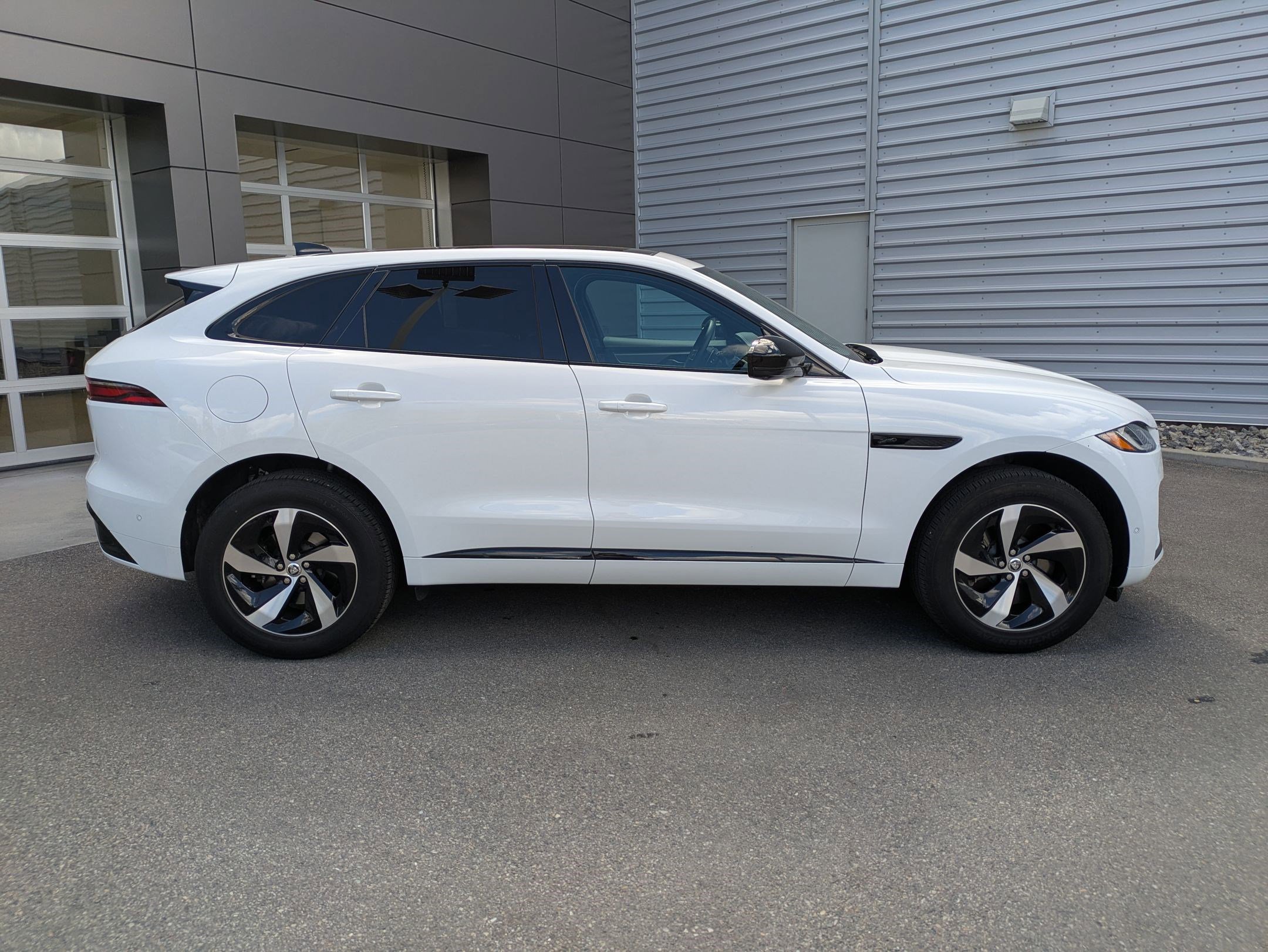 Used 2026 Jaguar F-PACE R-Dynamic S AWD/4WD image 5