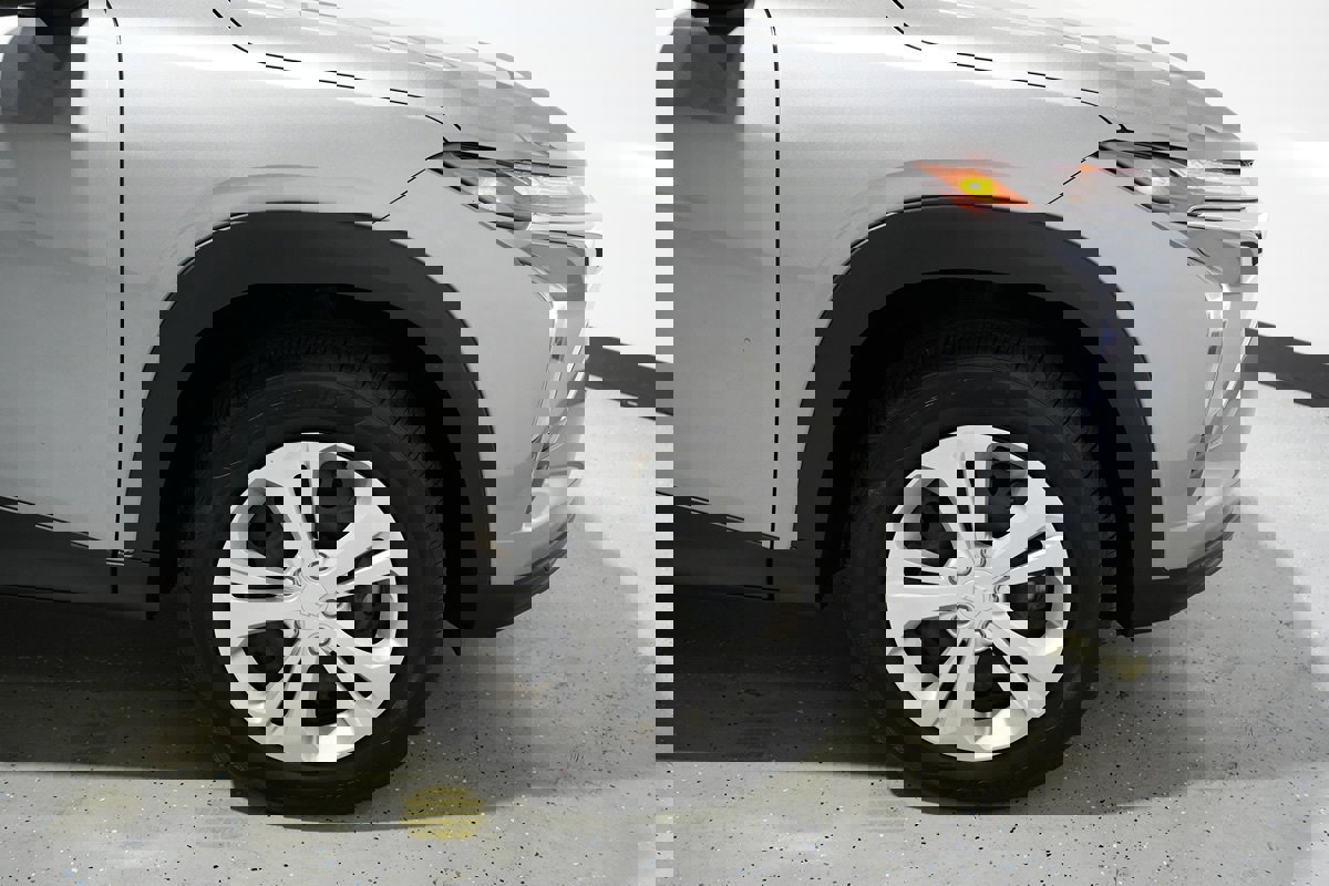 Used 2026 Chevrolet Trax LS w/ Driver Confidence Package image 7