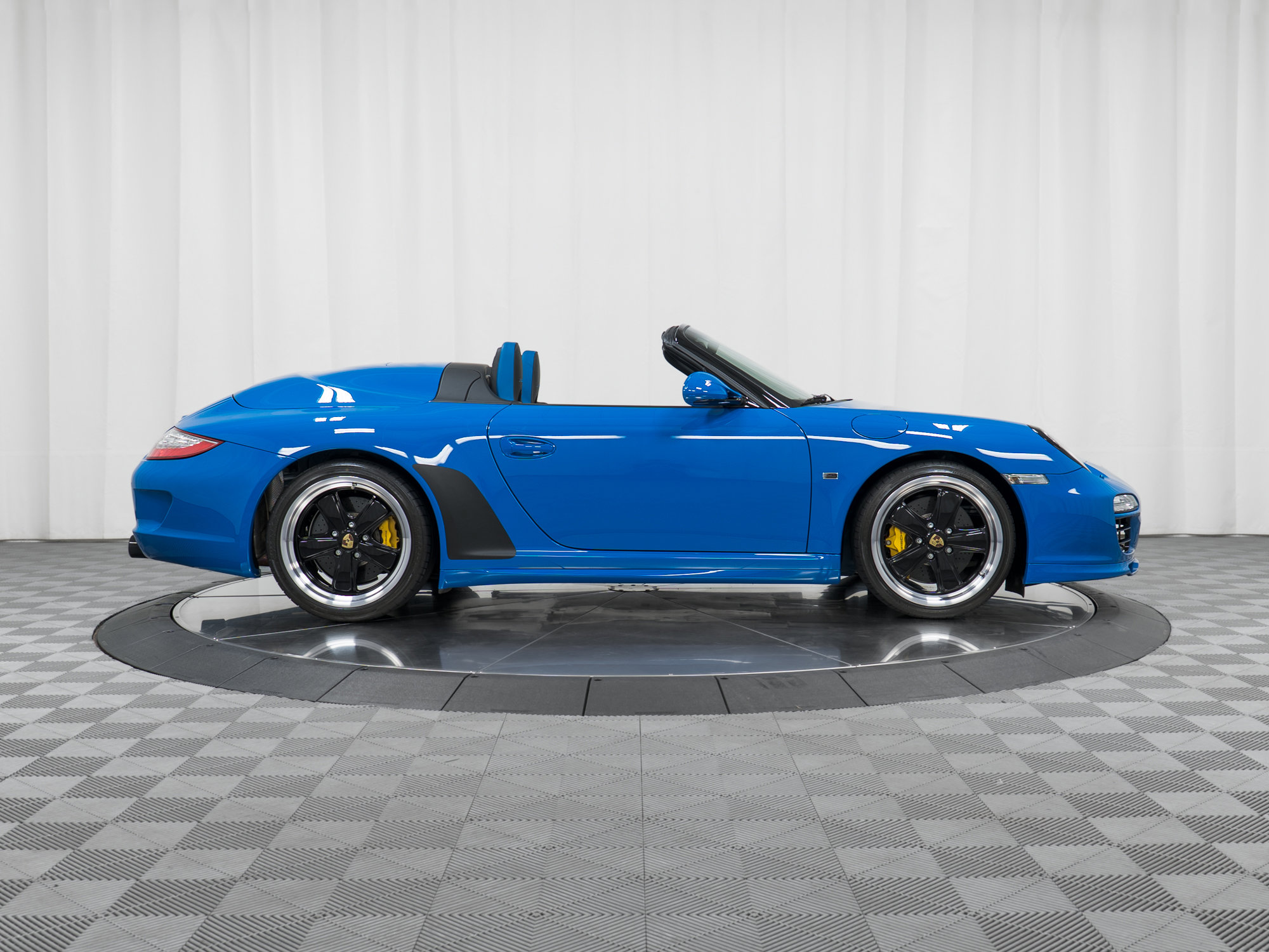 Used 2011 Porsche 911 Speedster image 8