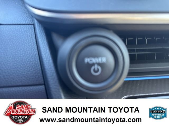 Used 2024 Toyota Prius XLE image 18