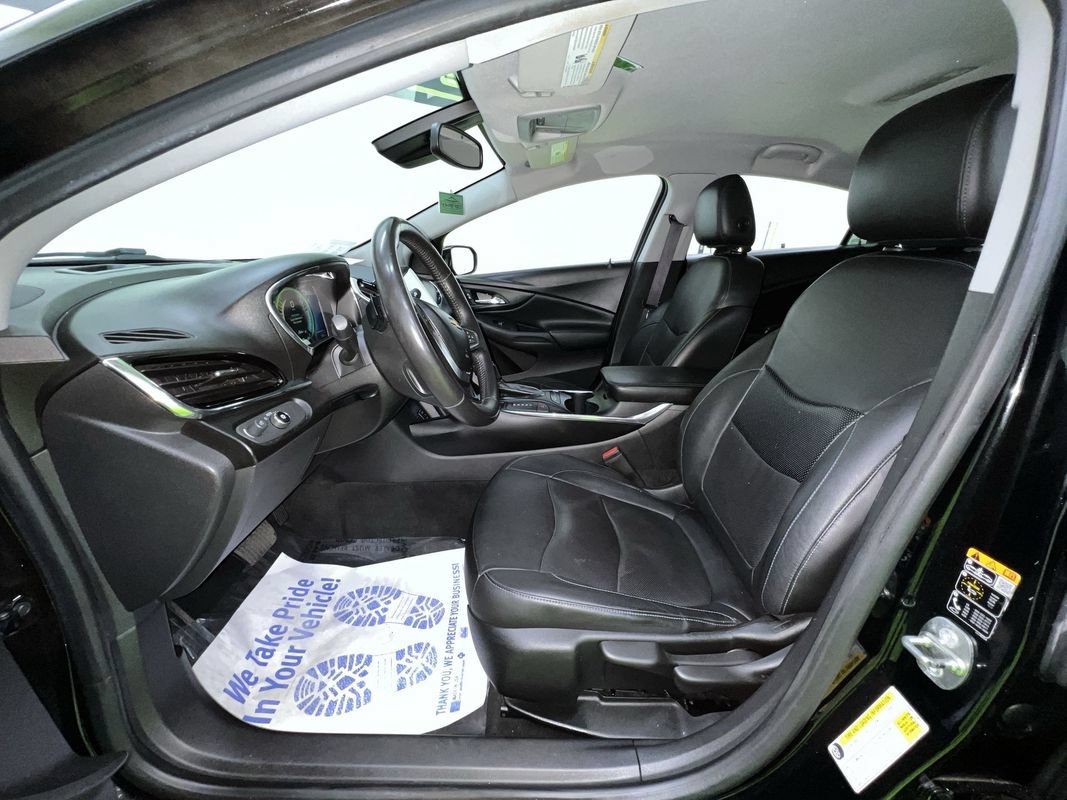 Used 2017 Chevrolet Volt Premier w/ Driver Confidence II Package FWD image 17