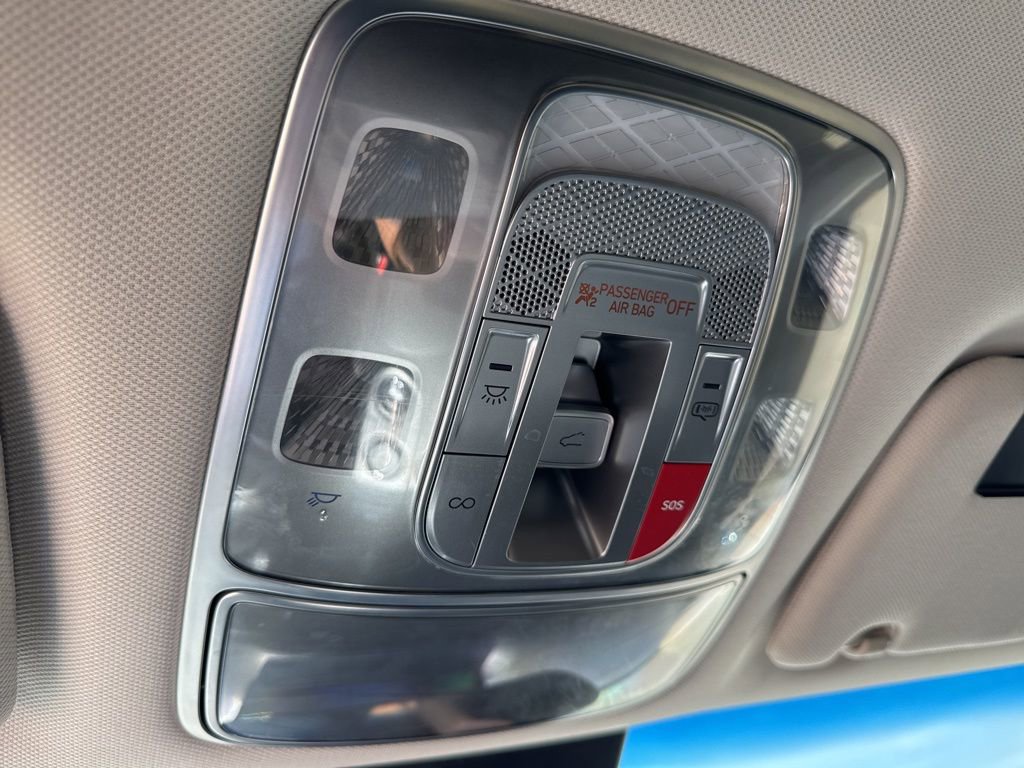 Used 2022 Genesis GV70 2.5T w/ Select Package image 26