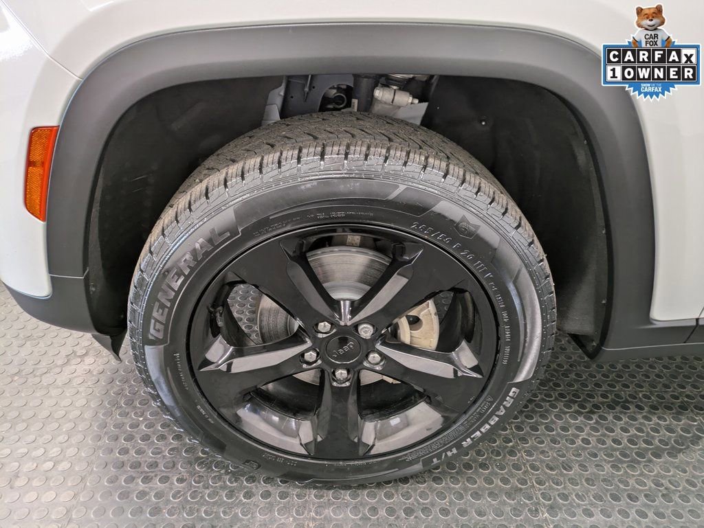 Used 2023 Jeep Grand Cherokee Altitude image 7