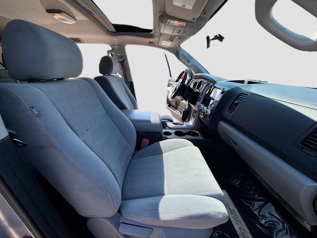 Used 2016 Toyota Sequoia SR5 AWD/4WD image 30