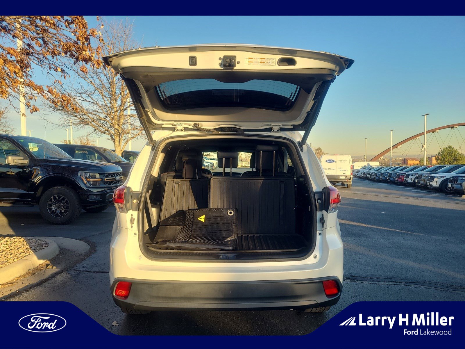 Used 2019 Toyota Highlander SE image 33