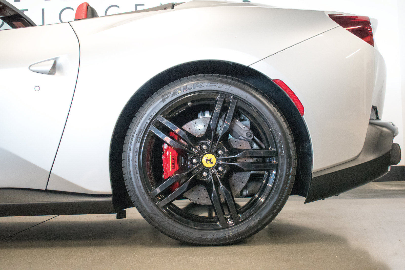 Used 2019 Ferrari Portofino RWD image 13