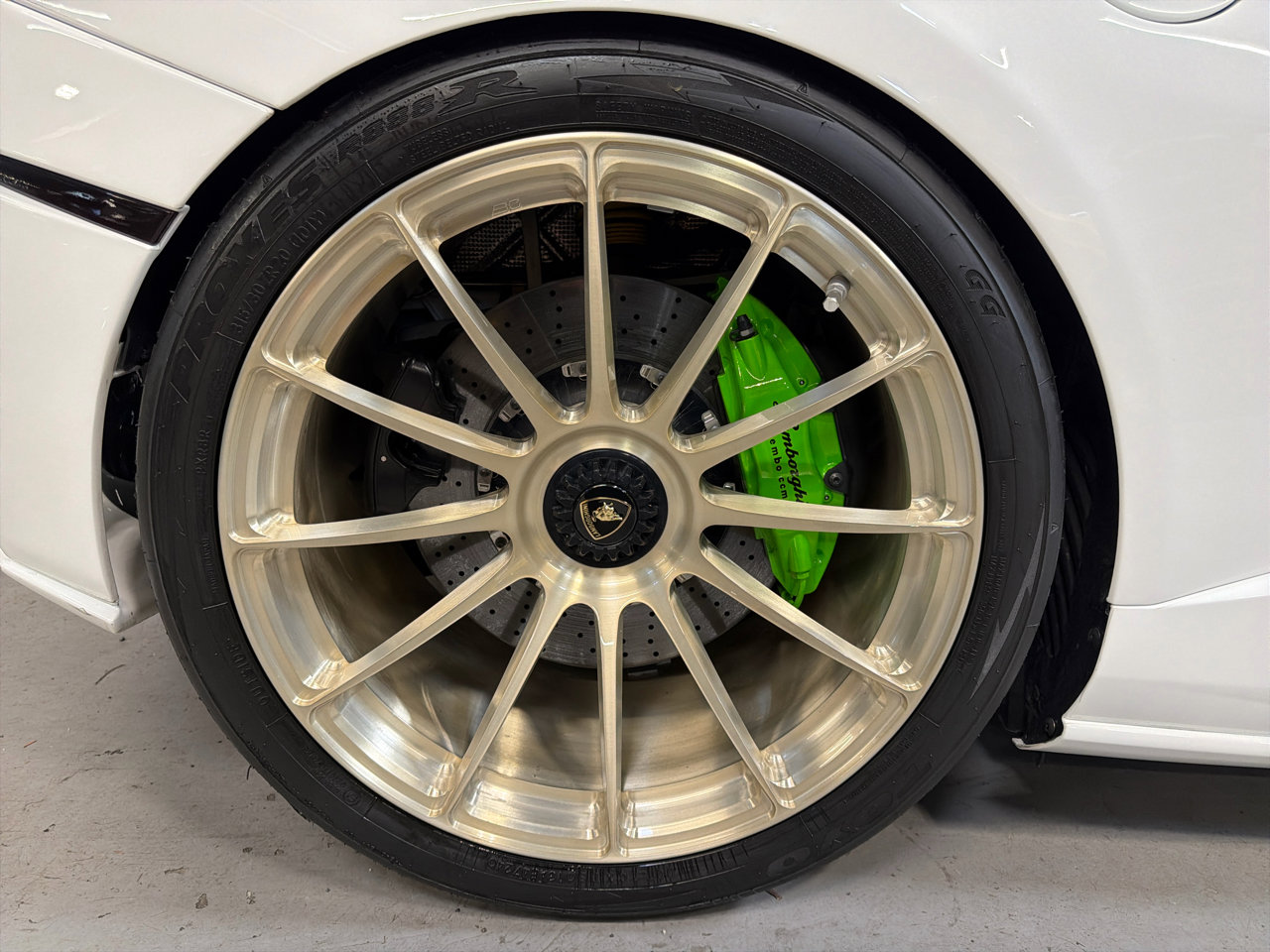 Used 2022 Lamborghini Huracan STO image 19