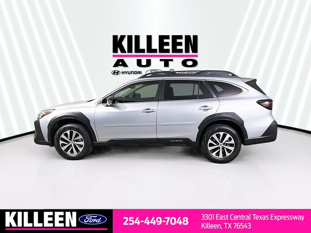 Used 2025 Subaru Outback Premium image 4