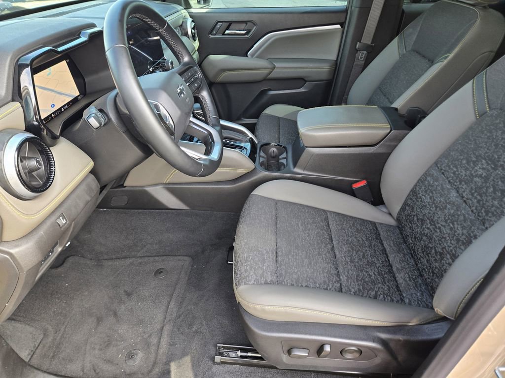 Used 2024 Chevrolet Colorado ZR2 w/ Technology Package AWD/4WD image 17