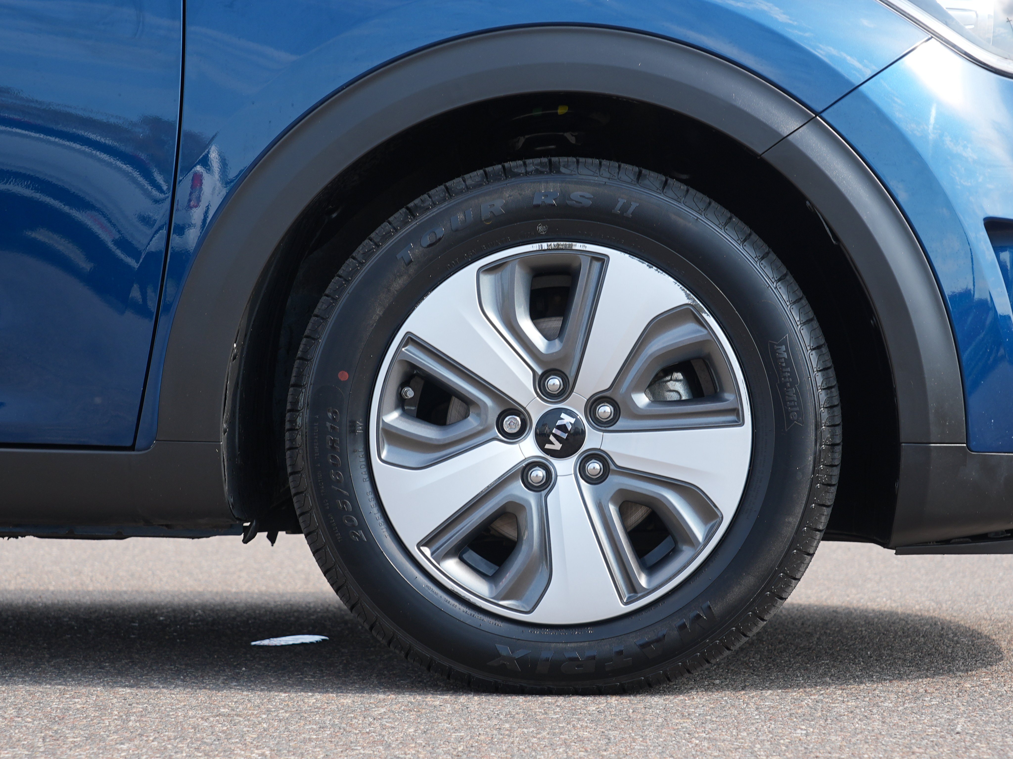 Used 2019 Kia Niro EX FWD image 11