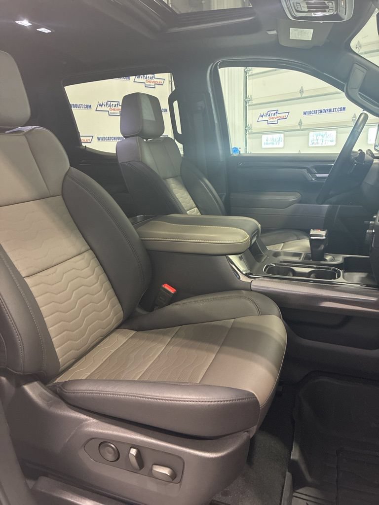 Used 2023 Chevrolet Silverado 1500 ZR2 w/ Technology Package AWD/4WD image 46
