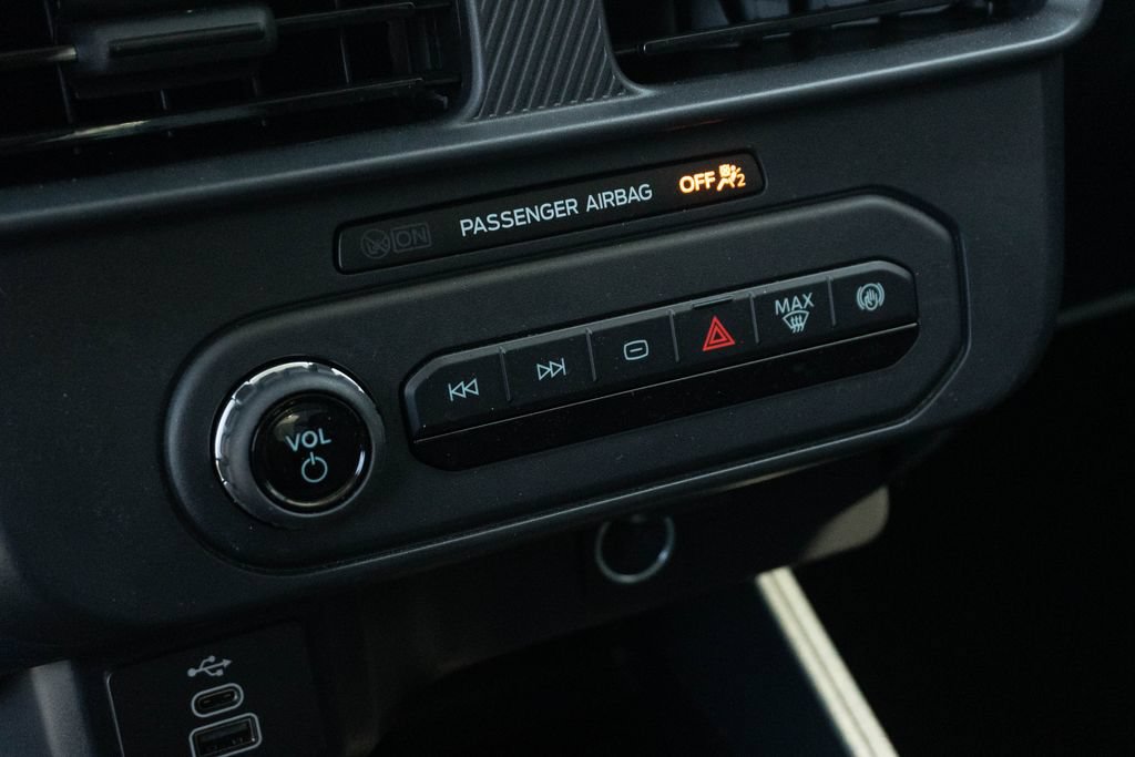 Used 2025 Ford Maverick XL FWD image 24
