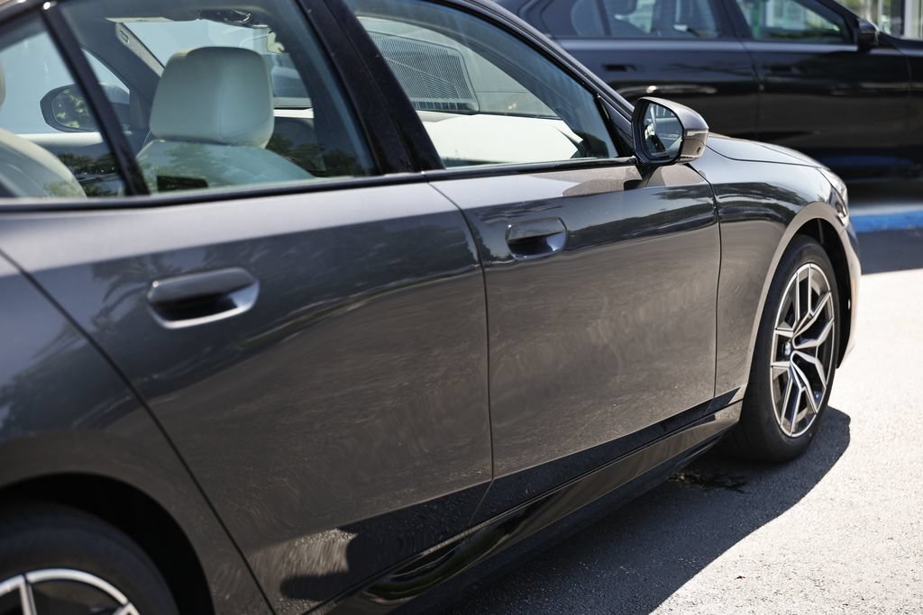 New 2027 BMW i5 eDrive40 RWD image 4