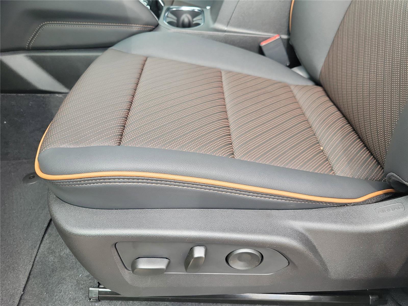 New 2026 GMC Canyon AT4 image 18