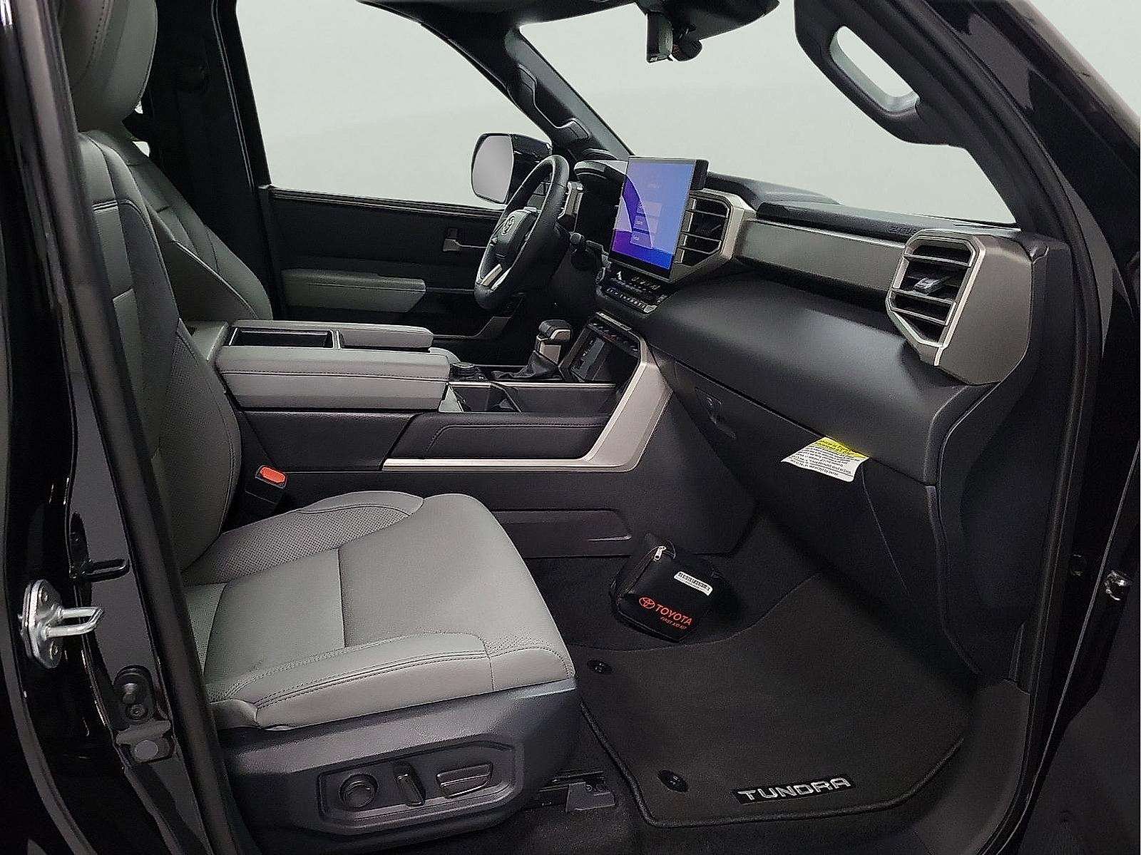 Certified 2025 Toyota Tundra Limited AWD/4WD image 16