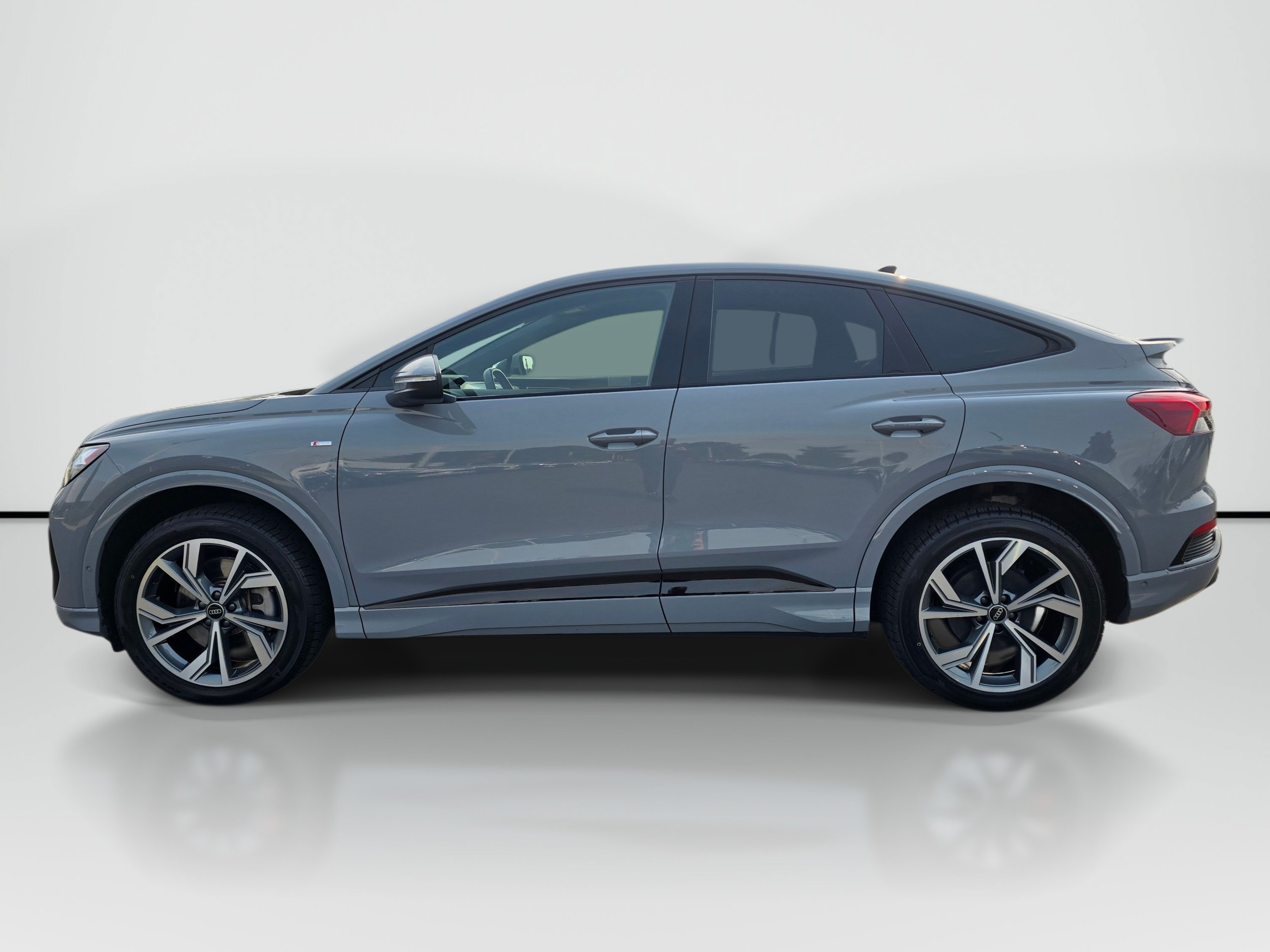 Used 2023 Audi Q4 e-tron Premium Plus w/ Premium Plus AWD/4WD image 2