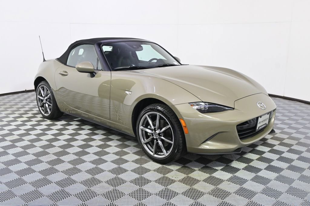 Used 2023 MAZDA MX-5 Miata Grand Touring RWD image 8