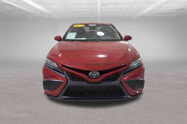 Used 2023 Toyota Camry SE FWD image 2