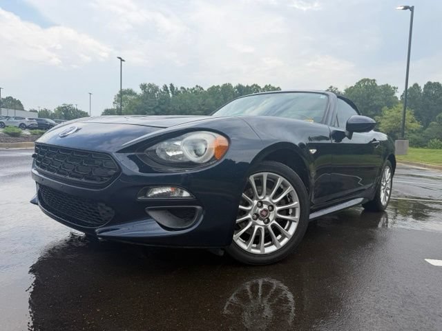 Used 2018 FIAT 124 Spider Classica w/ Technology Group RWD image 8