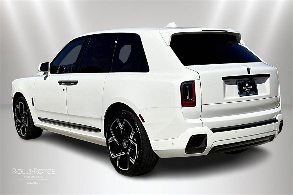 New 2026 Rolls-Royce Cullinan Black Badge image 3
