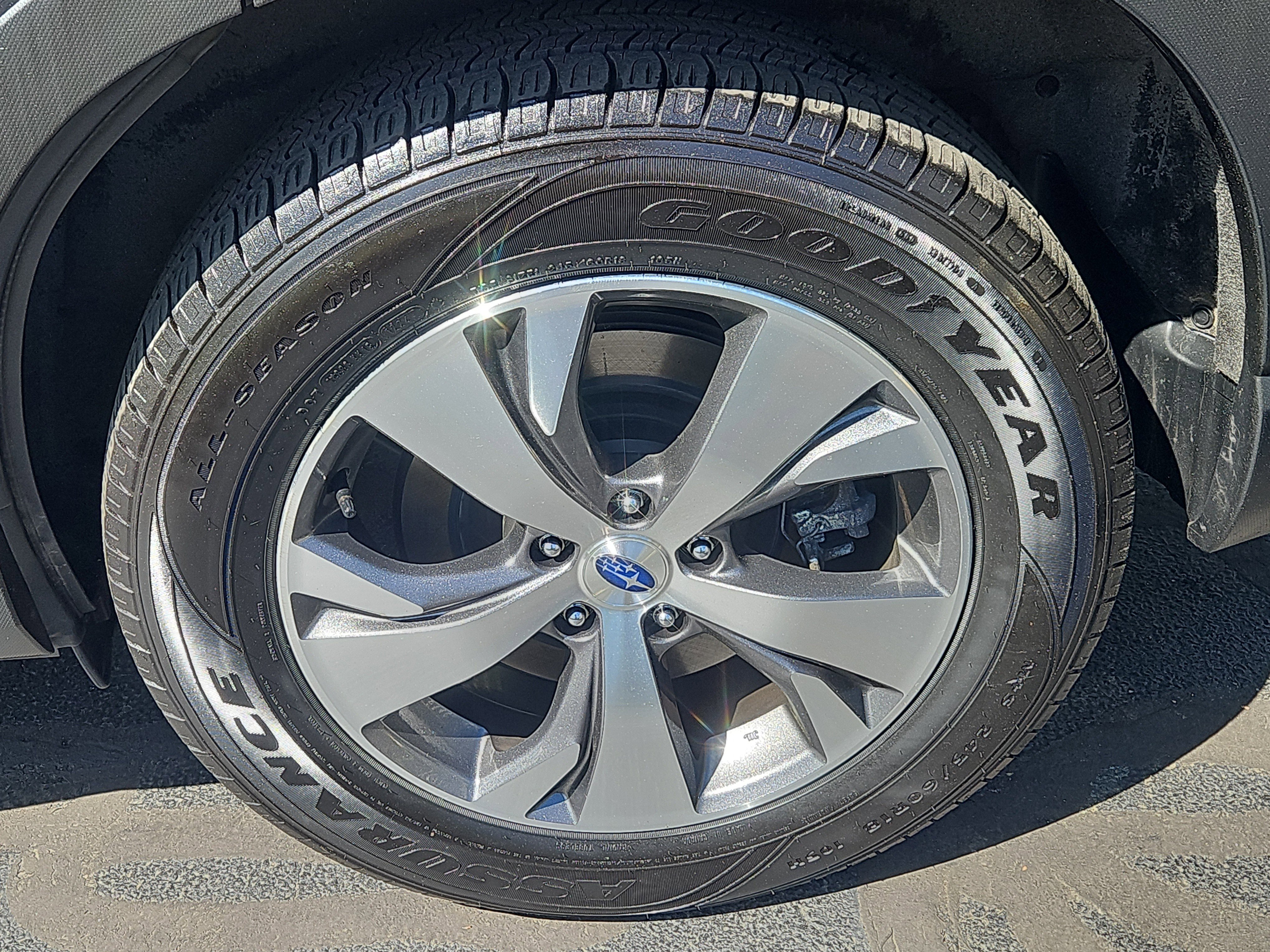 Certified 2023 Subaru Ascent Premium w/ Convenience Package AWD/4WD image 4