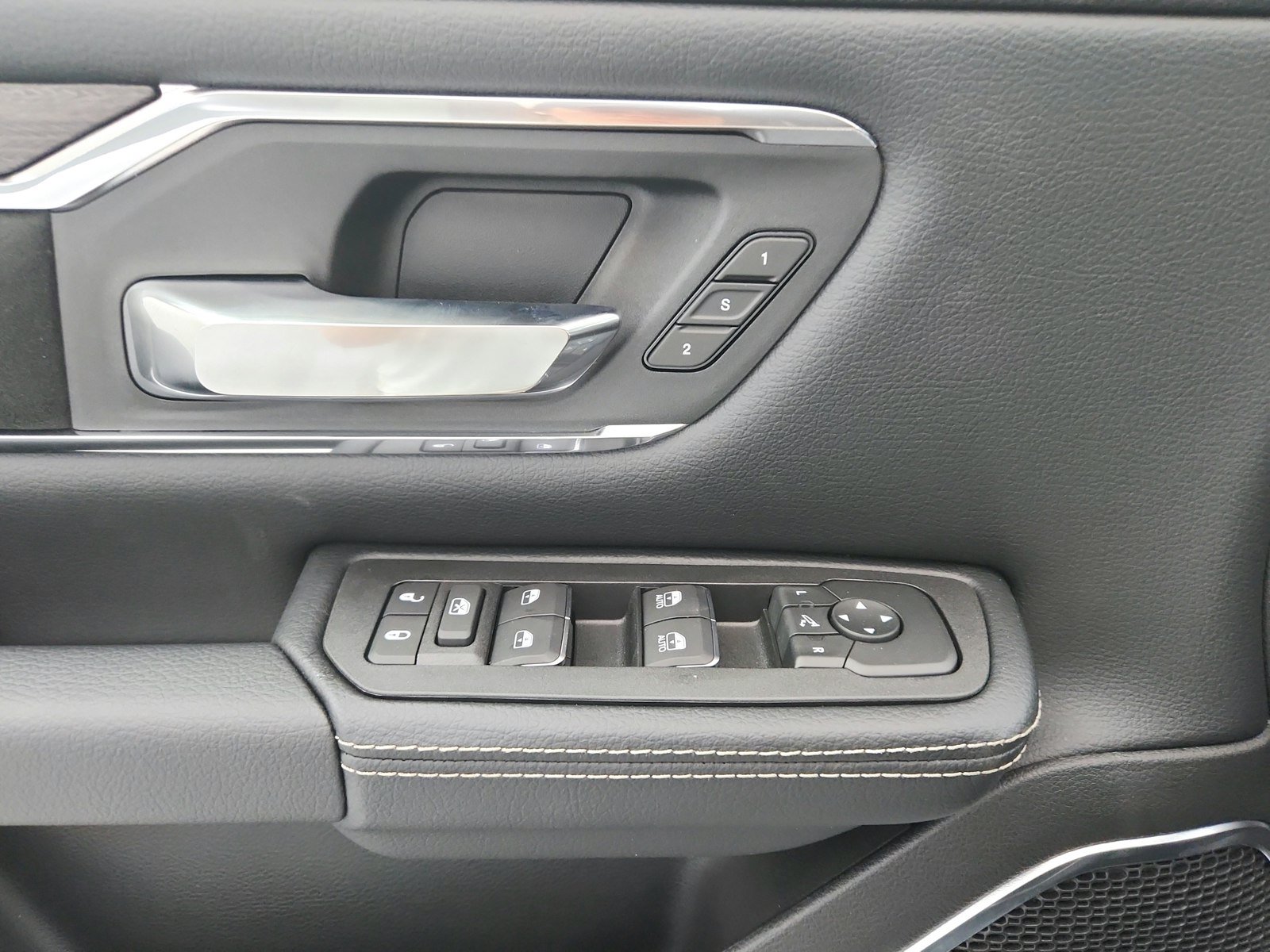 New 2026 RAM 1500 Laramie w/ Night Edition AWD/4WD image 33