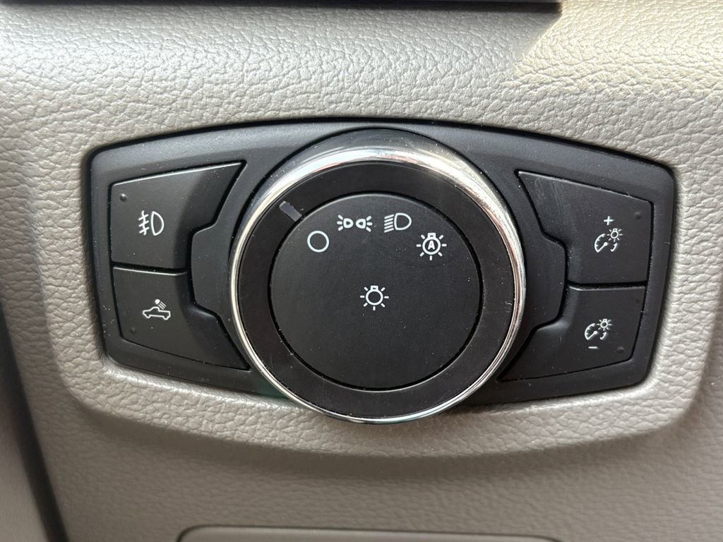 Used 2018 Ford F150 XLT image 3