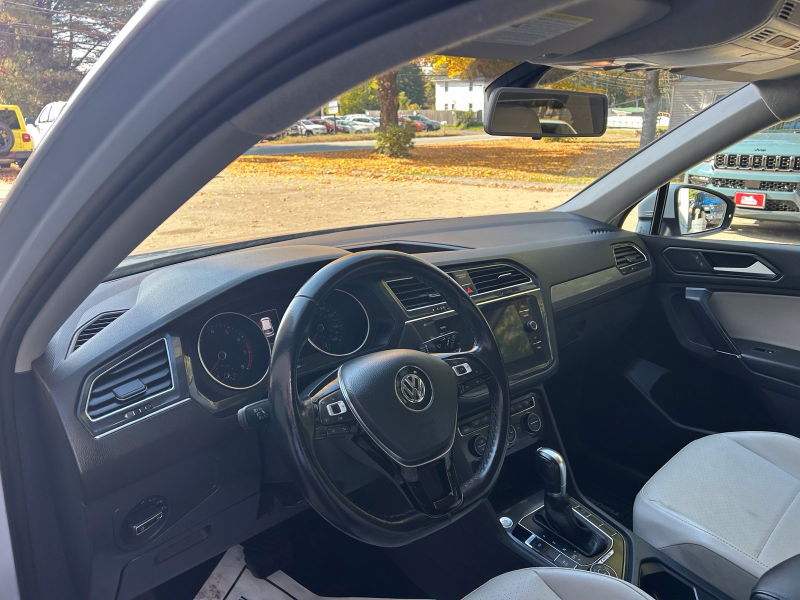 Used 2018 Volkswagen Tiguan SE AWD/4WD image 13