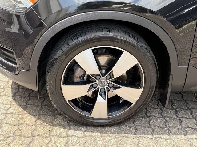 Used 2020 Volvo XC40 T4 Momentum FWD image 11