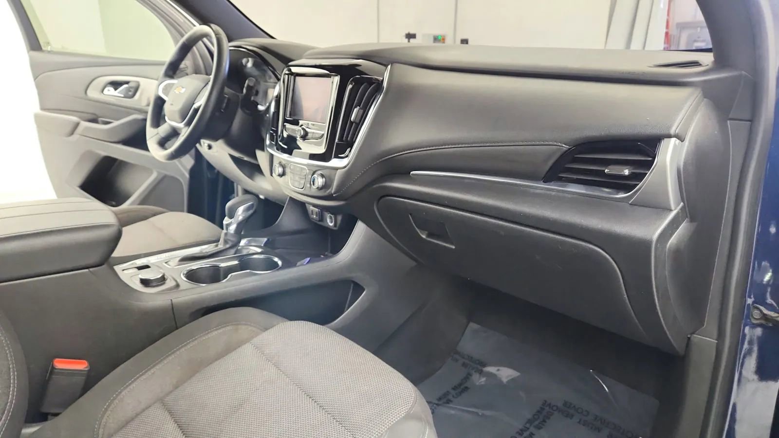 Used 2023 Chevrolet Traverse LT image 23