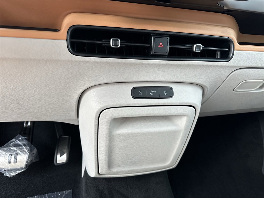 New 2025 Volkswagen ID. Buzz Pro S Plus image 22