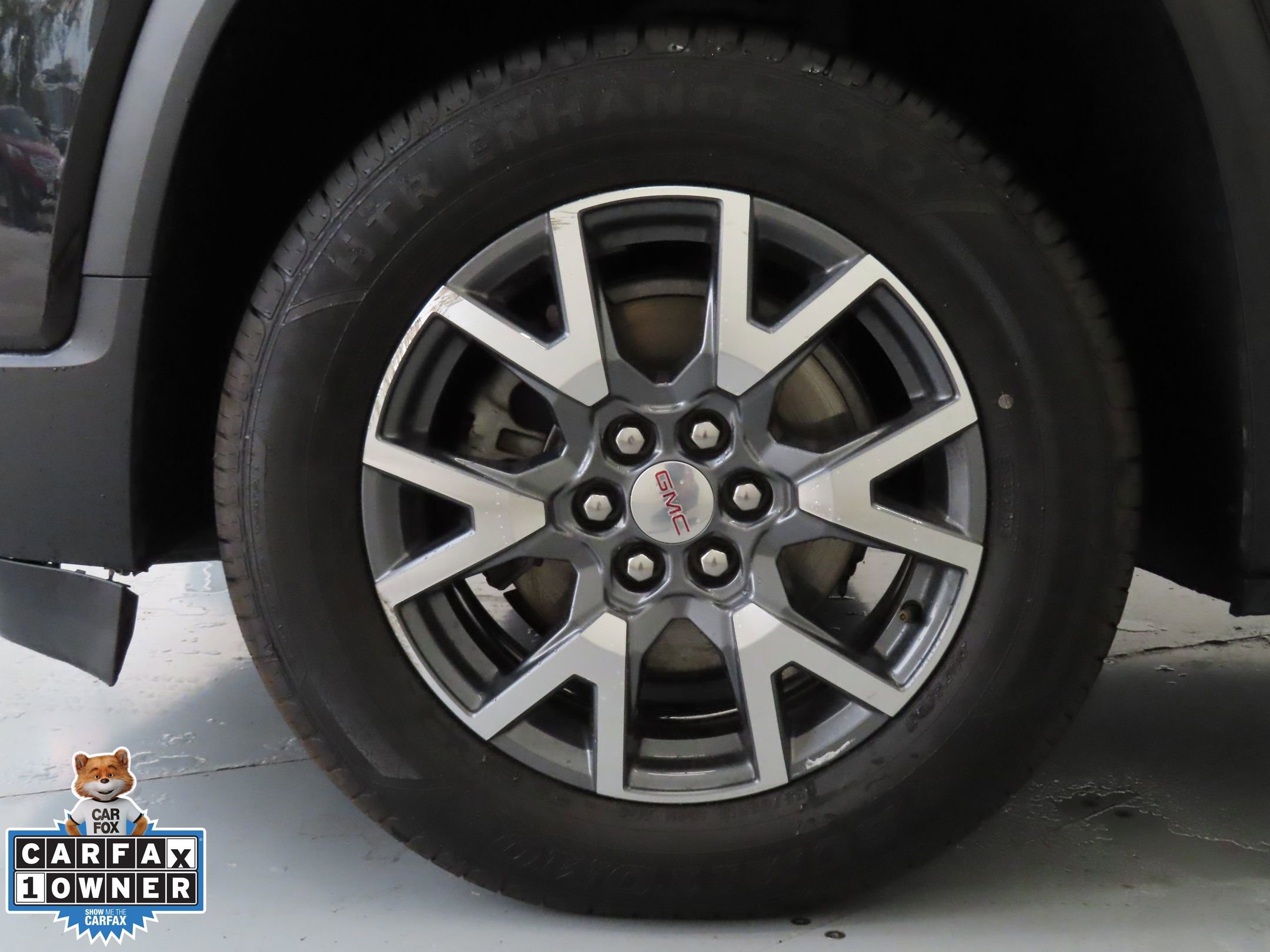 Used 2023 GMC Acadia SLT image 29