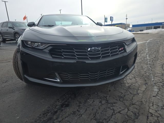 Used 2020 Chevrolet Camaro LT w/ RS Package image 10