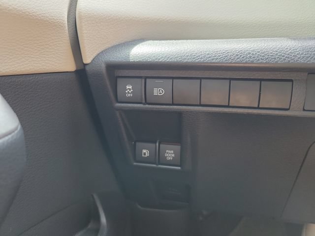 Used 2021 Toyota Sienna XLE FWD image 27