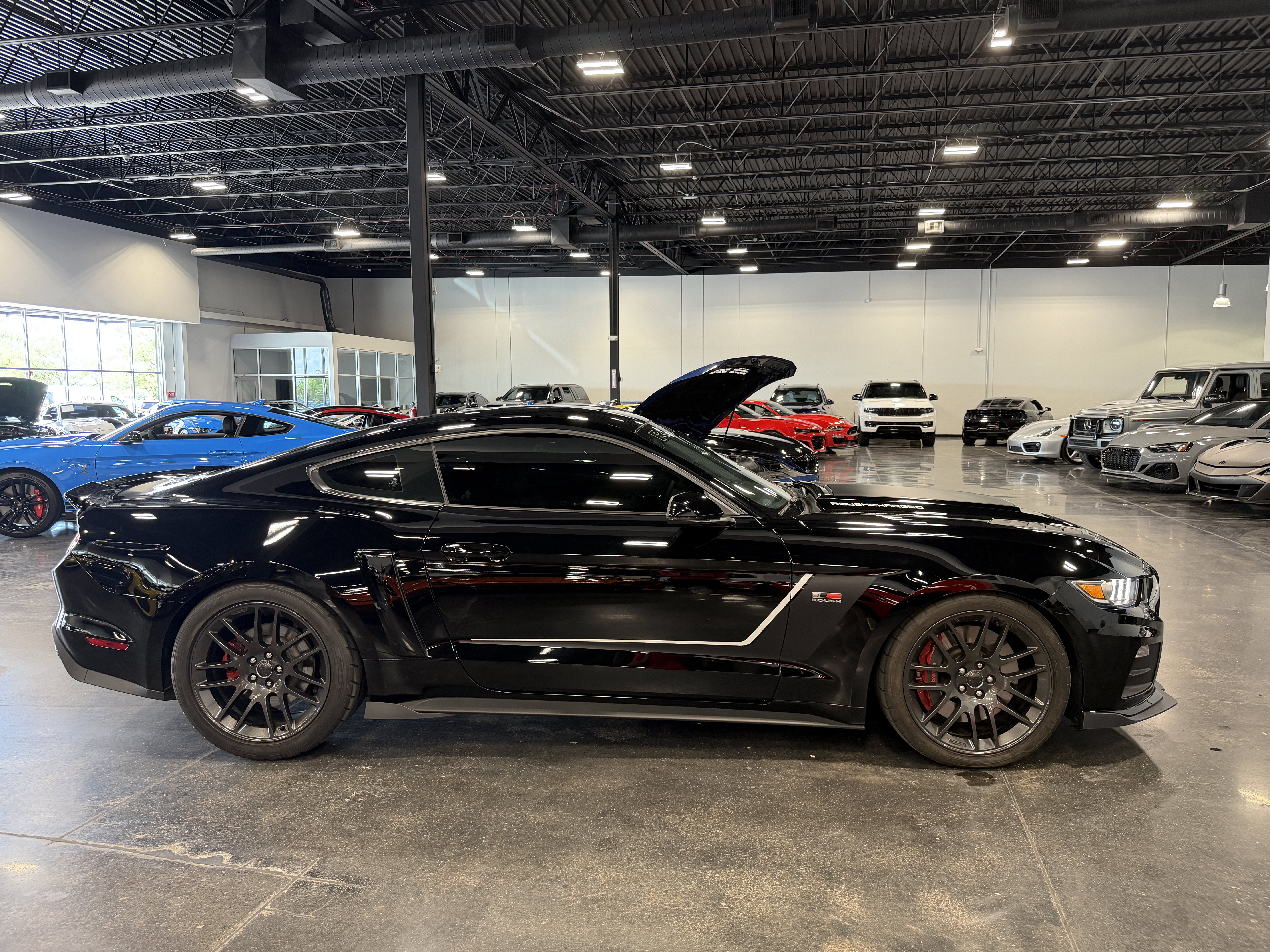 Used 2017 Ford Mustang GT Premium w/ GT Performance Package RWD image 8