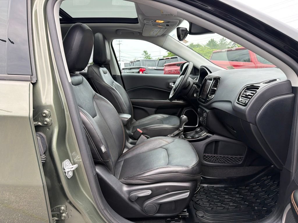Used 2018 Jeep Compass Limited w/ Navigation Group AWD/4WD image 35