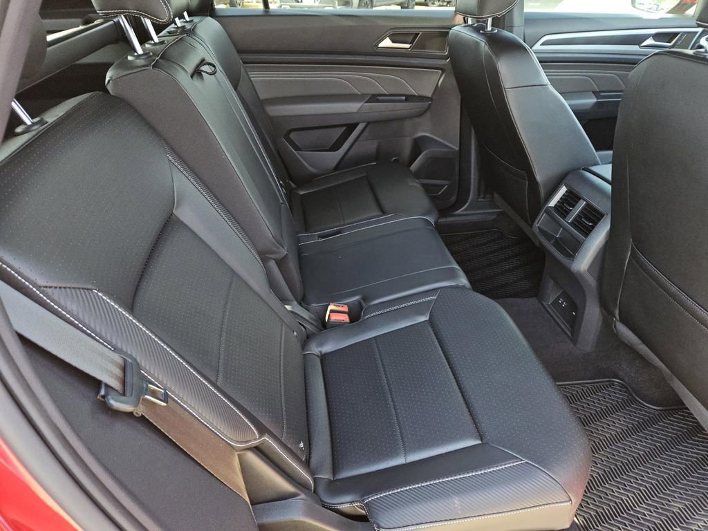 Used 2021 Volkswagen Atlas Cross Sport SE w/ Panoramic Sunroof Package image 30