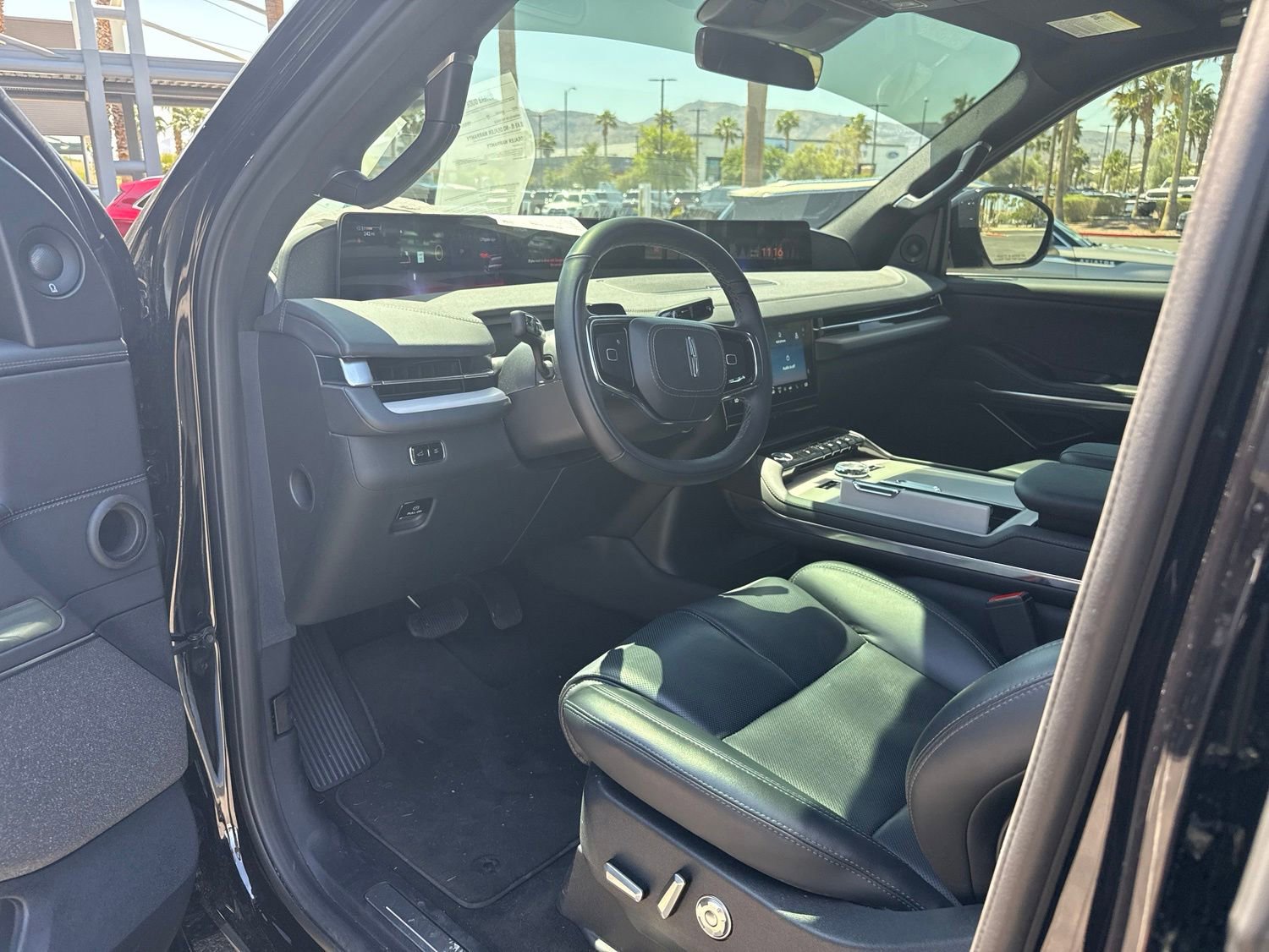 Used 2026 Lincoln Navigator L Reserve w/ Jet Appearance Package AWD/4WD image 9
